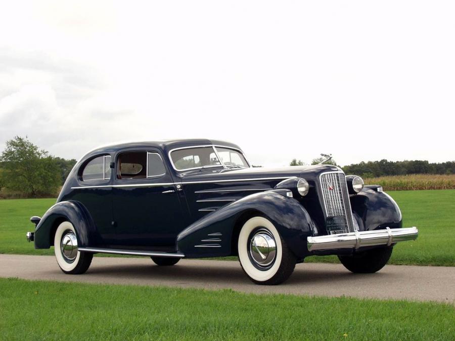  Cadillac Series 90 V16 Aerodynamic Coupe by Fleetwood 1936 года  (фото 1 из 6)